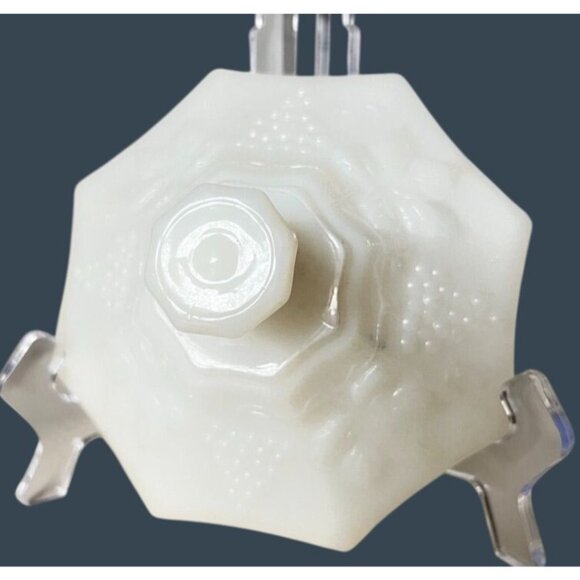 Vtg Milk Glass Dish & Lid Anchor Hocking Grape Leaf Embossed on Textured Glass - Picture 7 of 7